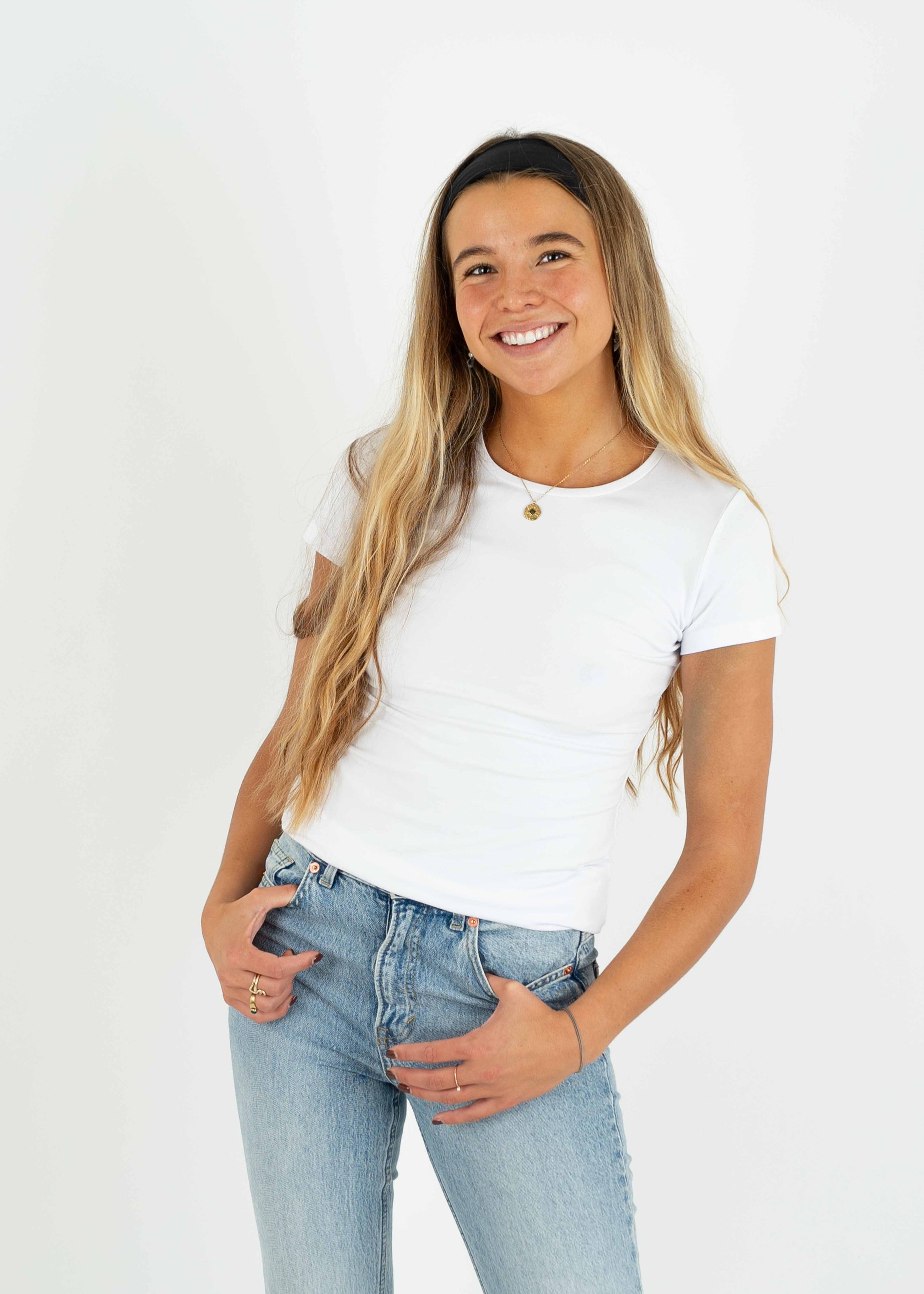 Unser Model Luca ist <strong>179 cm</strong> groß und trägt <strong>Größe S</strong>.#
