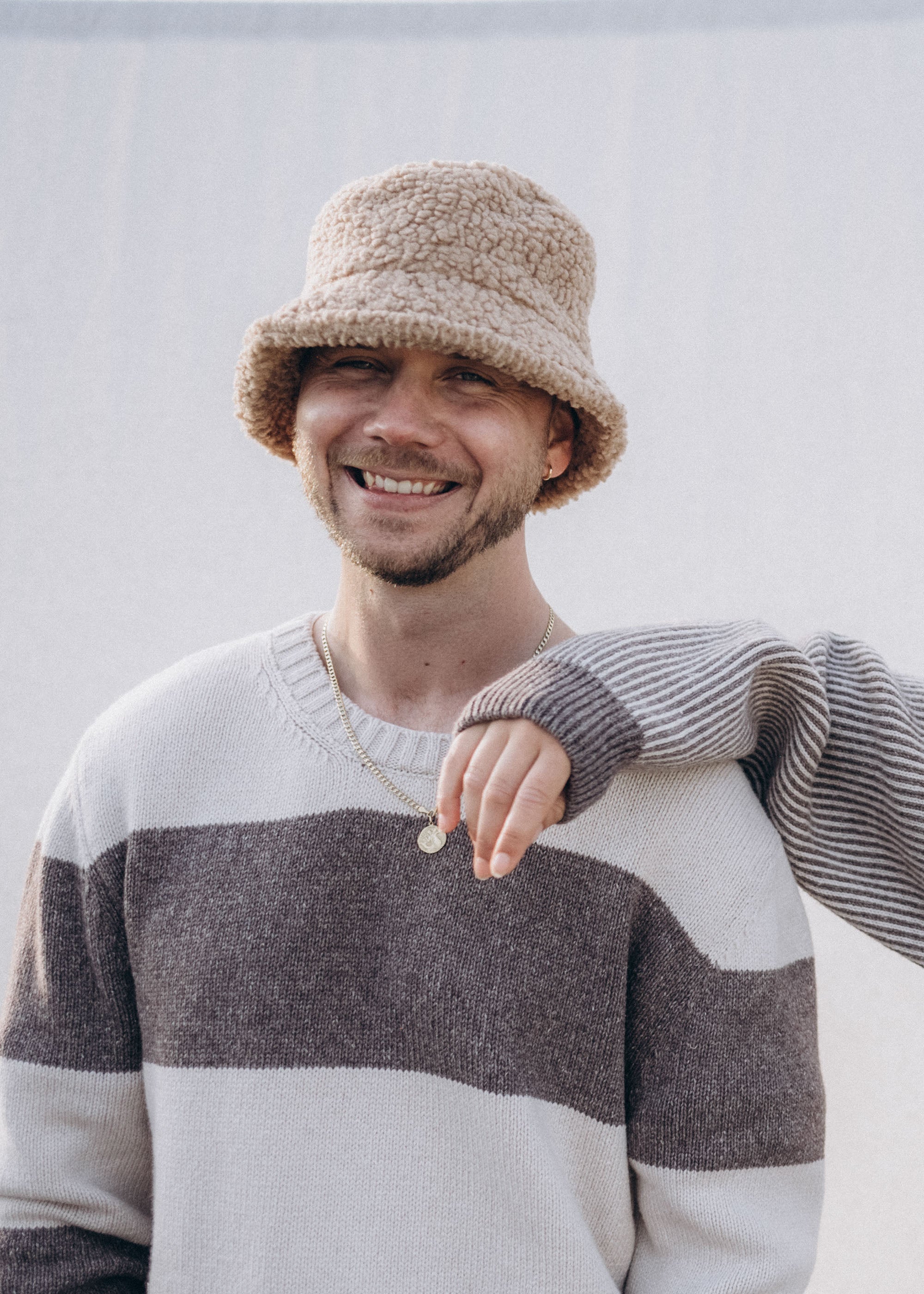 Unser Model Jonas ist <strong>184 cm</strong> groß und trägt <strong>Größe XL</strong>.#