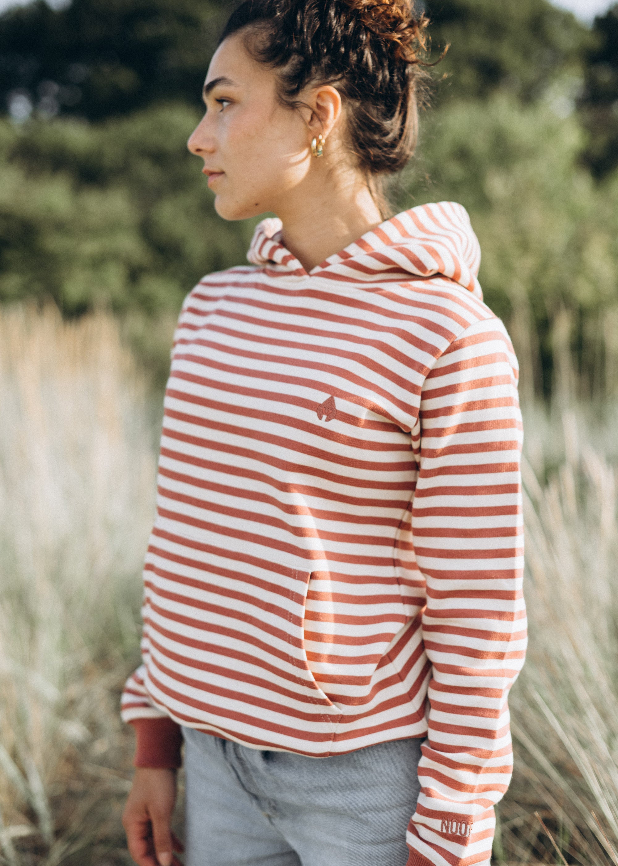 Unser Model Acelya ist <strong>173 cm</strong> groß und trägt <strong>Größe S</strong>.#