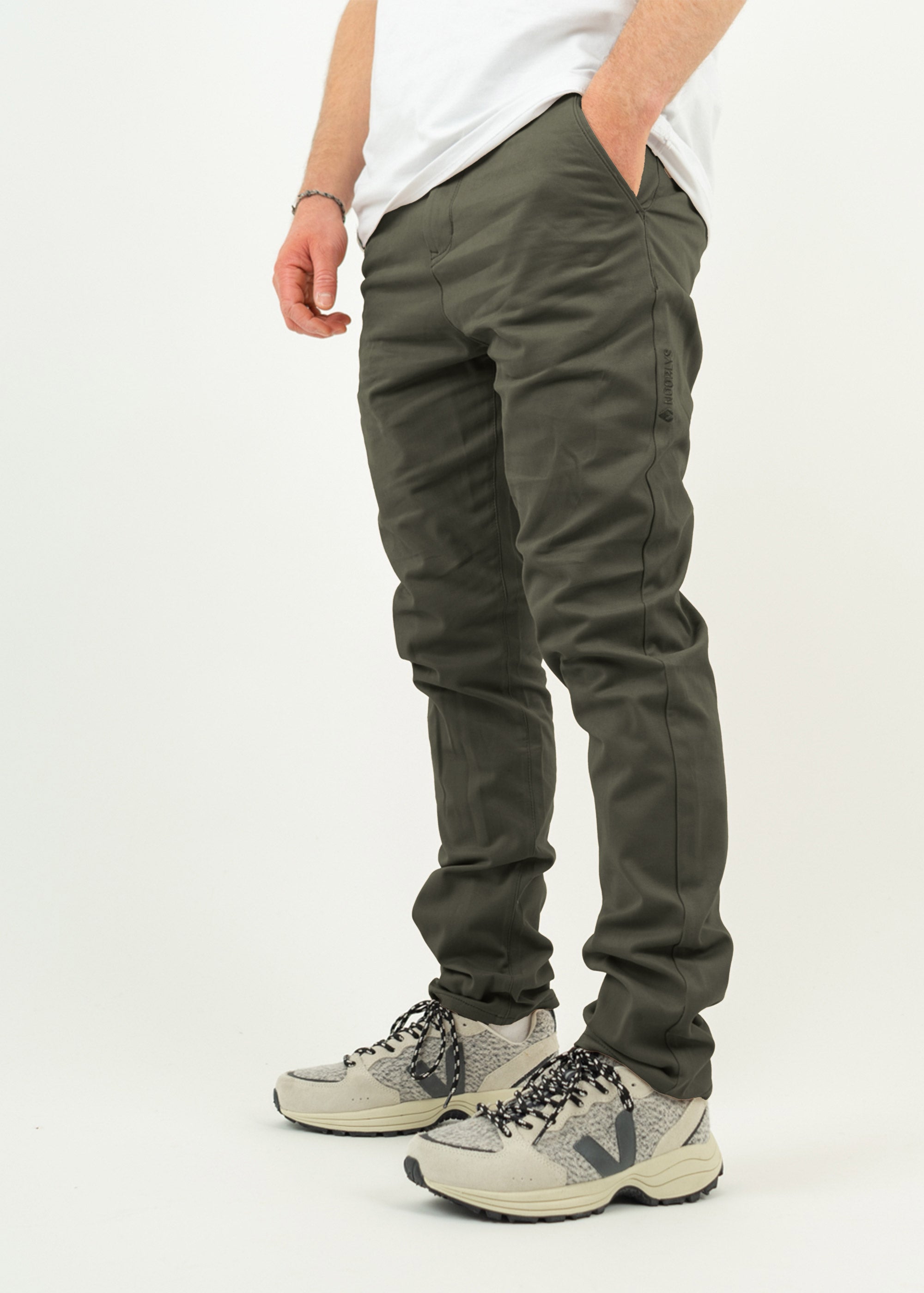 Unser Model Henry ist <strong>178 cm</strong> groß und trägt <strong>Größe S</strong>.#