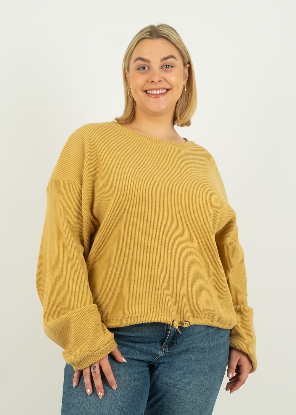Unser Model Anna ist <strong>176 cm</strong> groß und trägt <strong>Größe 2XL</strong>.#