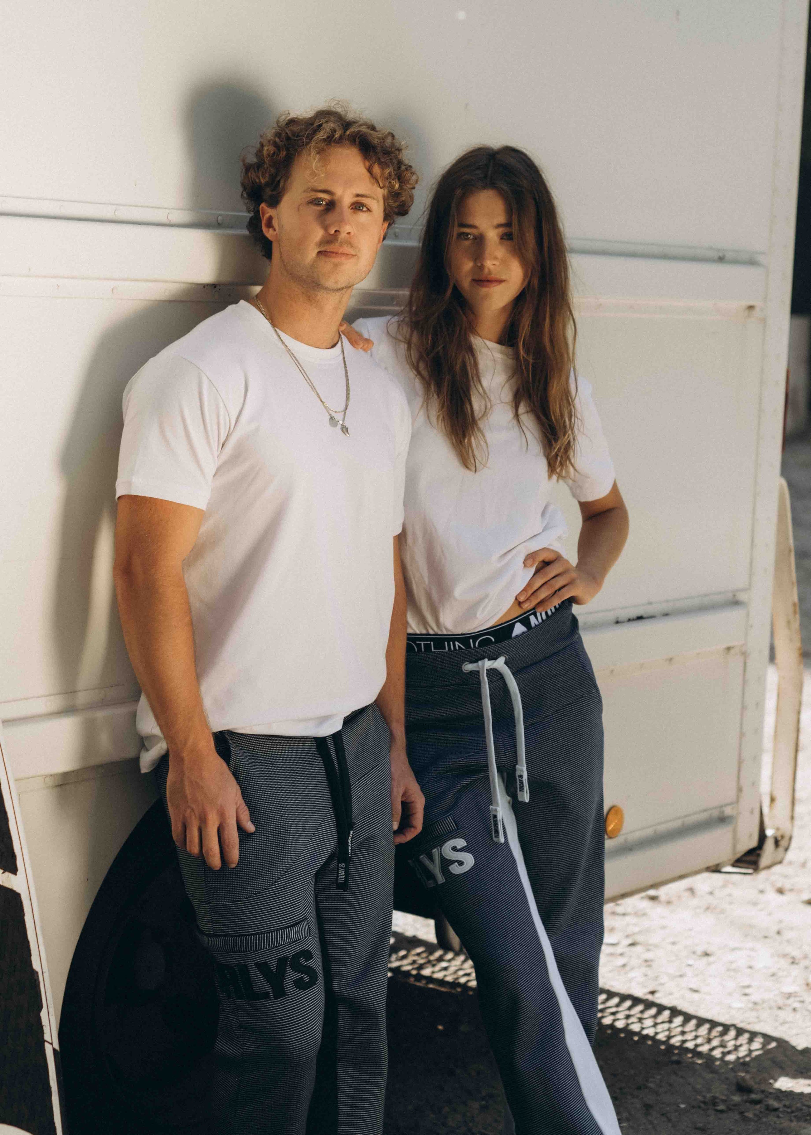 Unser Model Neal ist <strong>179 cm</strong> groß und trägt <strong>Größe L</strong>.#