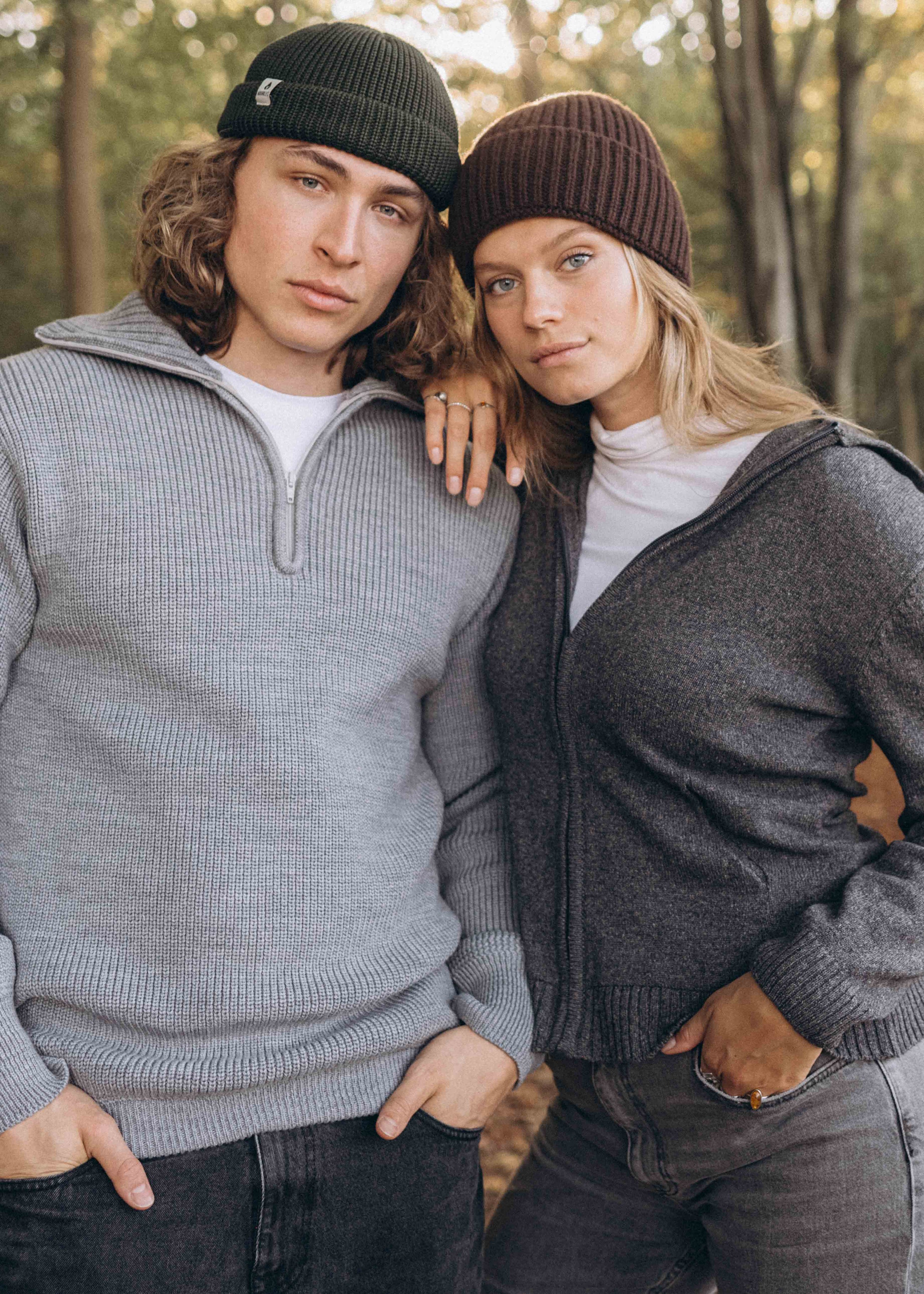 Unser Model Leander ist <strong>194 cm</strong> groß und trägt <strong>Größe XL</strong>.#