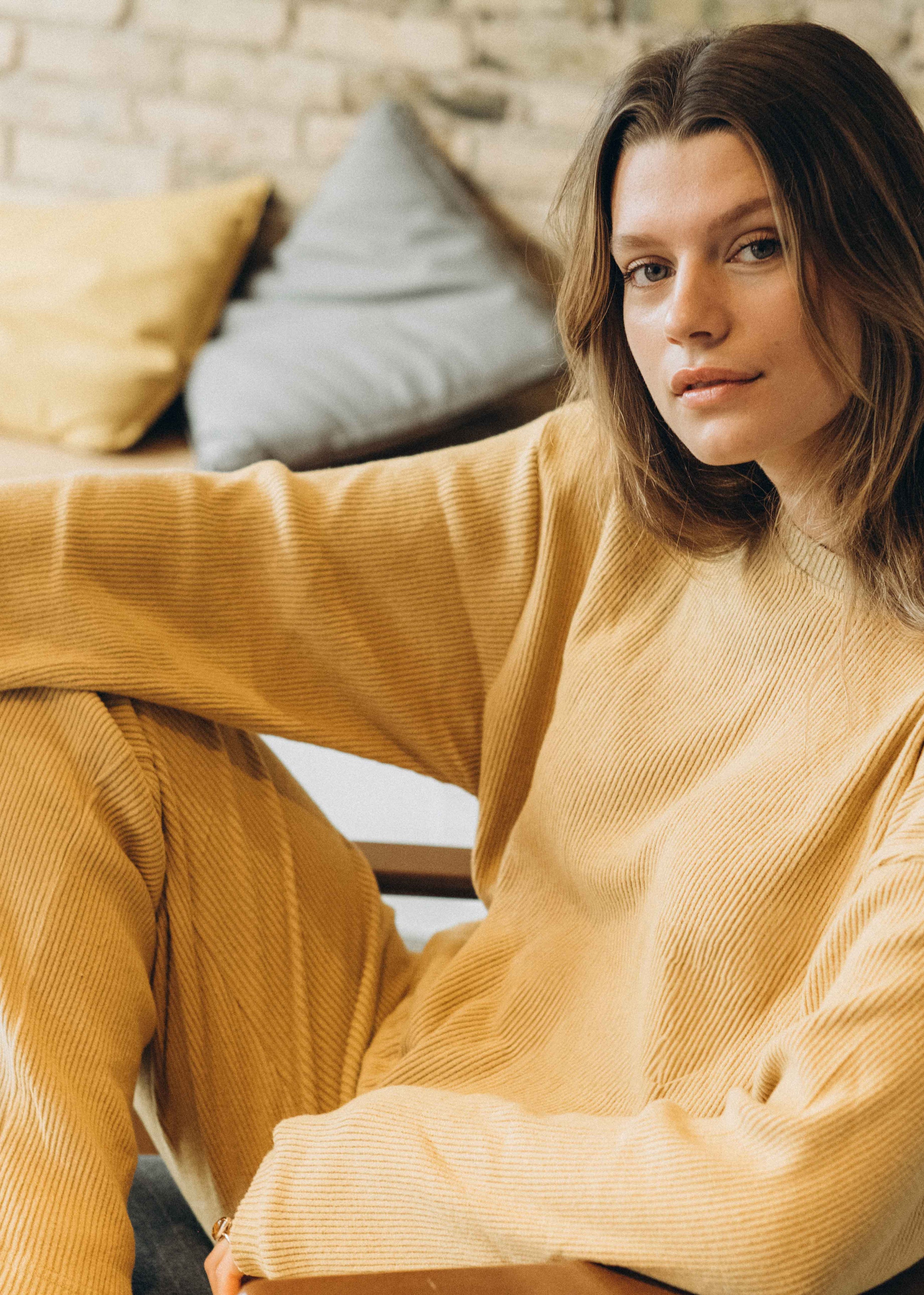 Unser Model Lotti ist <strong>184 cm</strong> groß und trägt <strong>Größe M</strong>.#