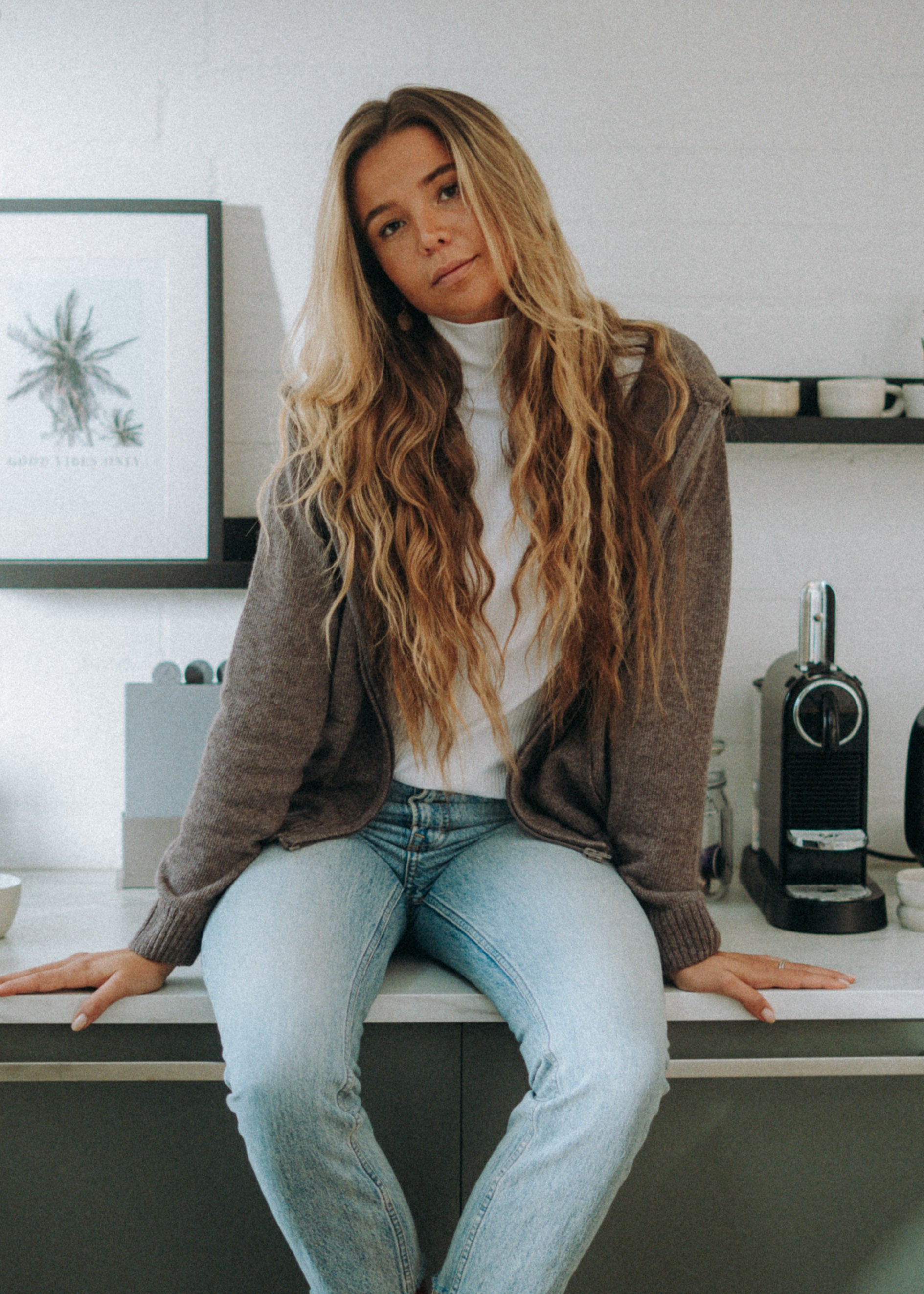 Unser Model Luca ist <strong>179 cm</strong> groß und trägt <strong>Größe S</strong>.#