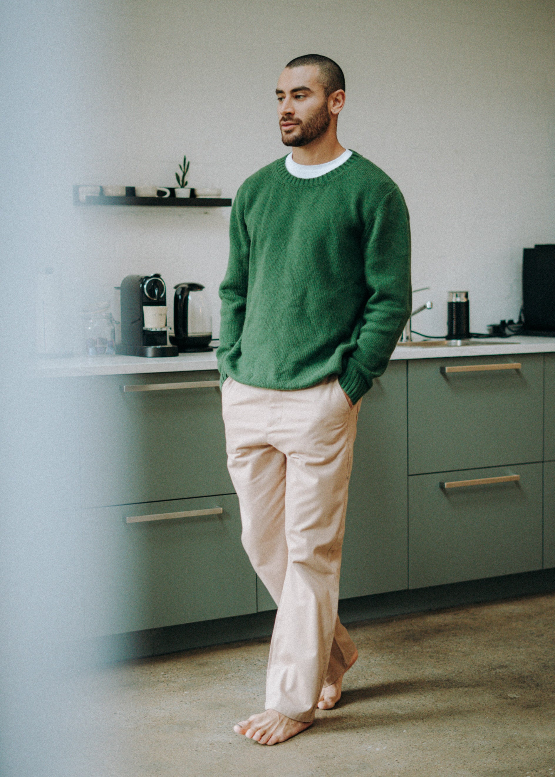 Unser Model Hugo ist <strong>184 cm</strong> groß und trägt <strong>Größe L</strong>.#