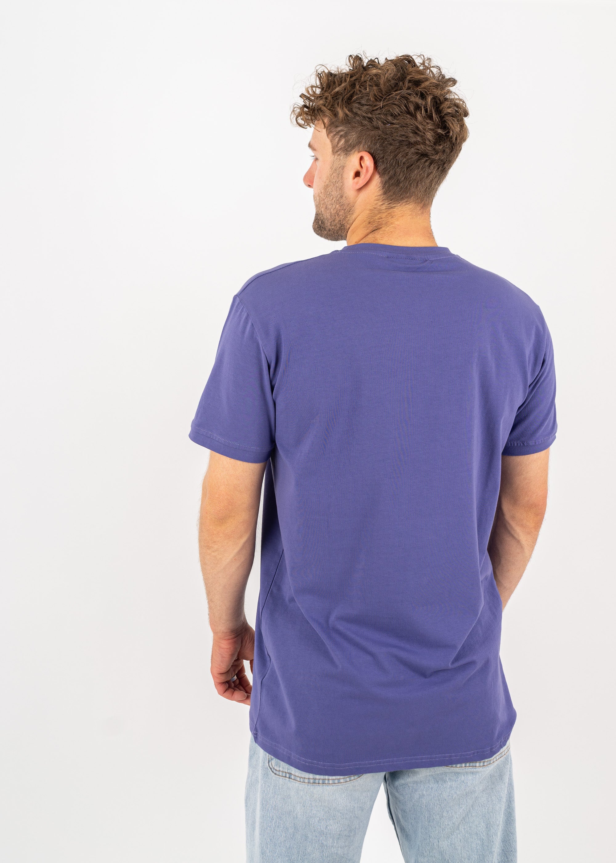 Unser Model Henry ist <strong>178 cm</strong> groß und trägt <strong>Größe L</strong>.#
