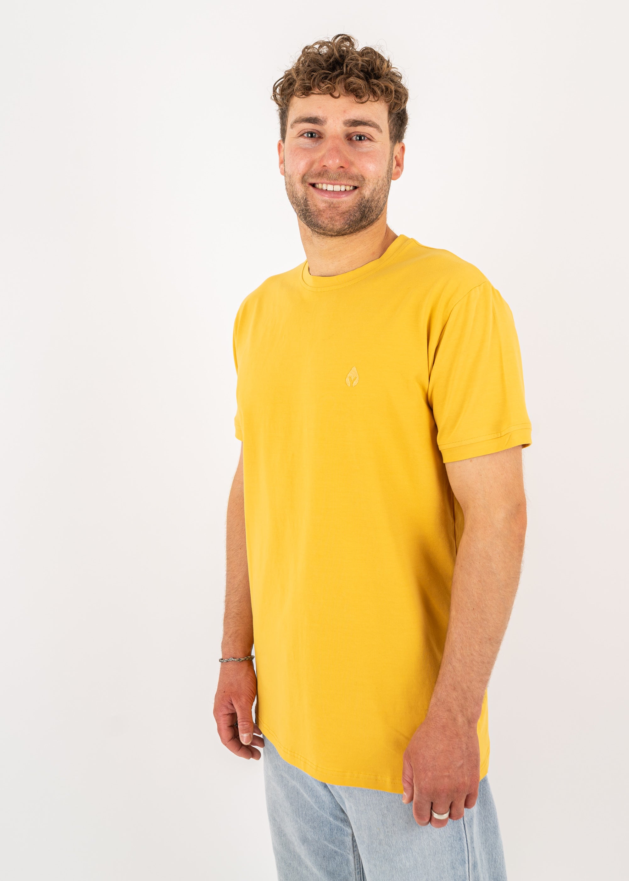 Unser Model Henry ist <strong>178 cm</strong> groß und trägt <strong>Größe L</strong>.#