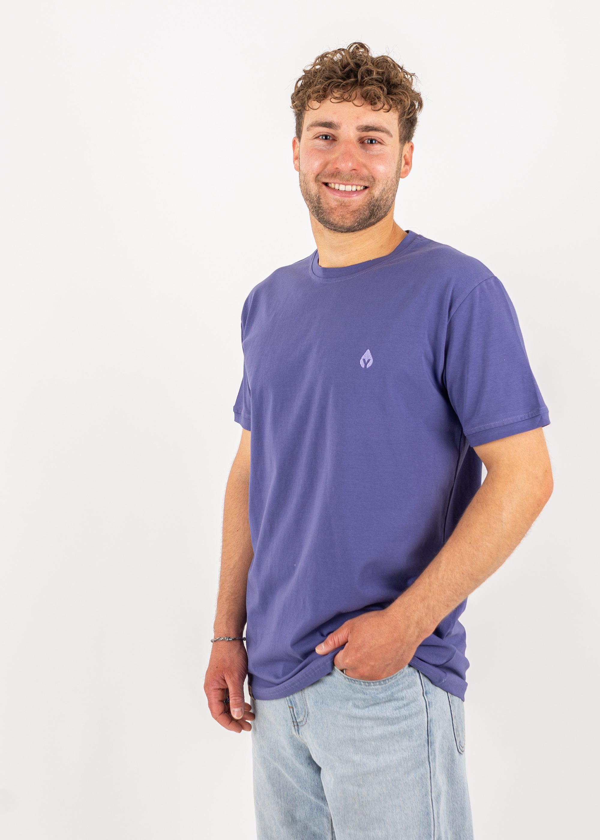 Unser Model Henry ist <strong>178 cm</strong> groß und trägt <strong>Größe L</strong>.#
