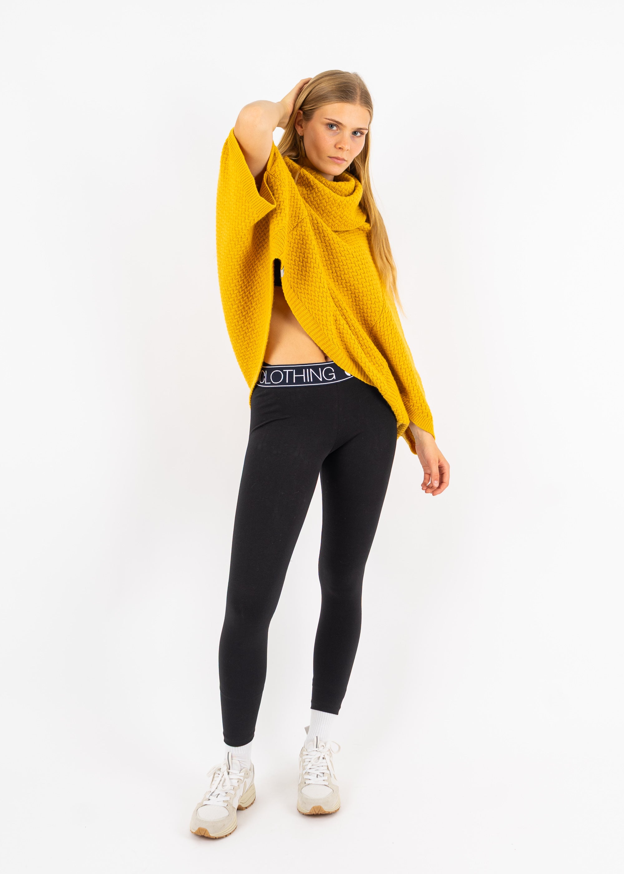 Bündel Poncho MUUS HoneyGold & Leggings GEEV Black