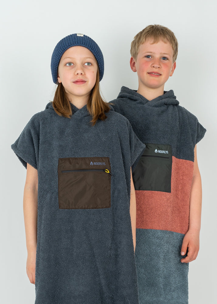 Unser Model Lulu ist <strong>136 cm</strong> groß und trägt <strong>Größe 134-140</strong>.#