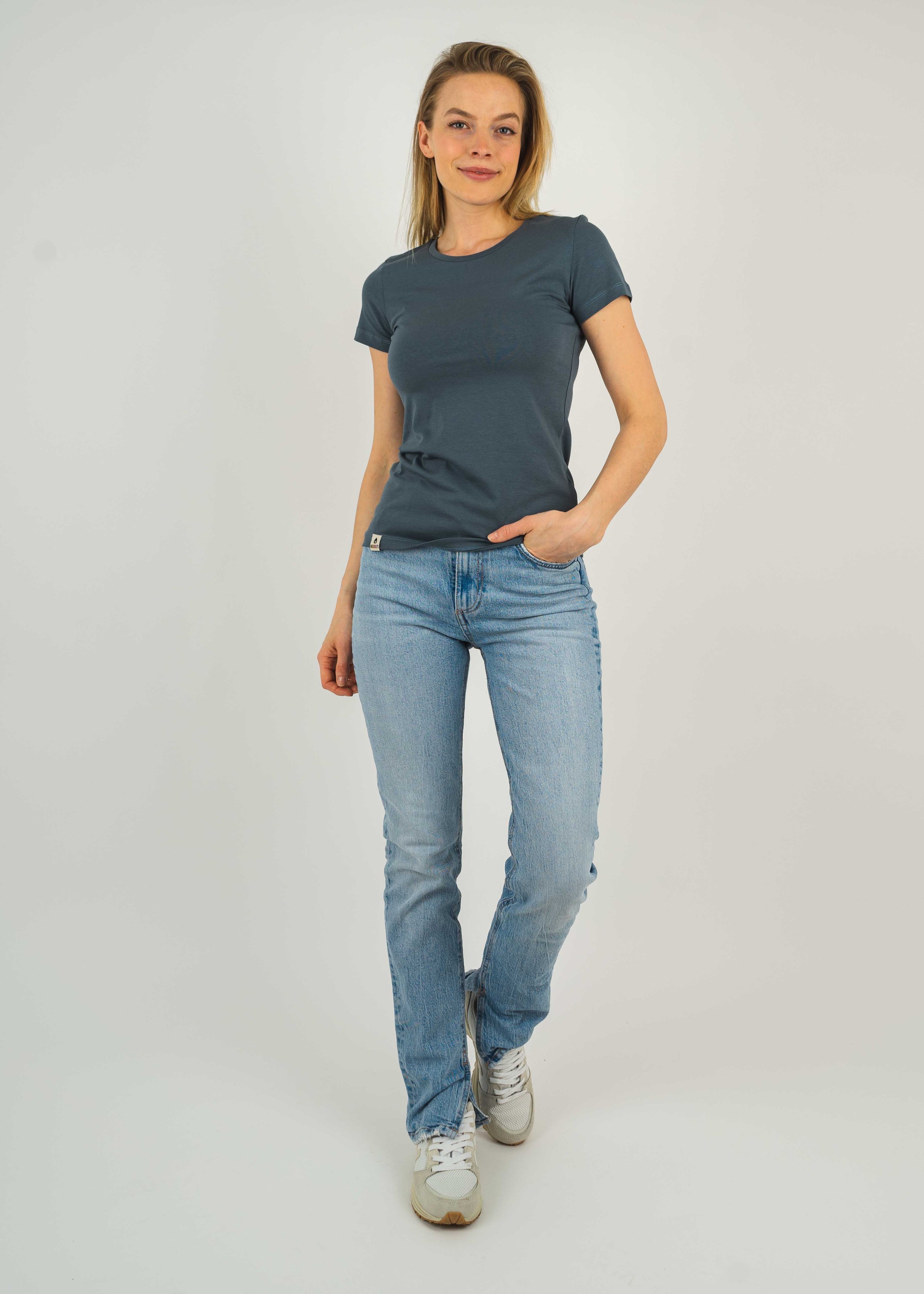 Unser Model Amelie ist <strong>176 cm</strong> groß und trägt <strong>Größe XS</strong>.#