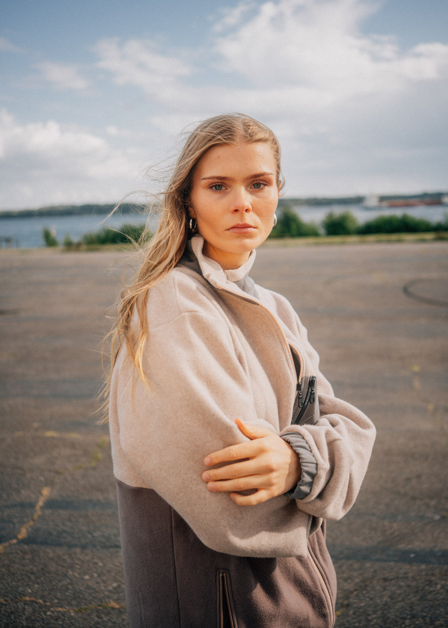Unser Model Maike ist 176 cm groß und trägt Größe L.#