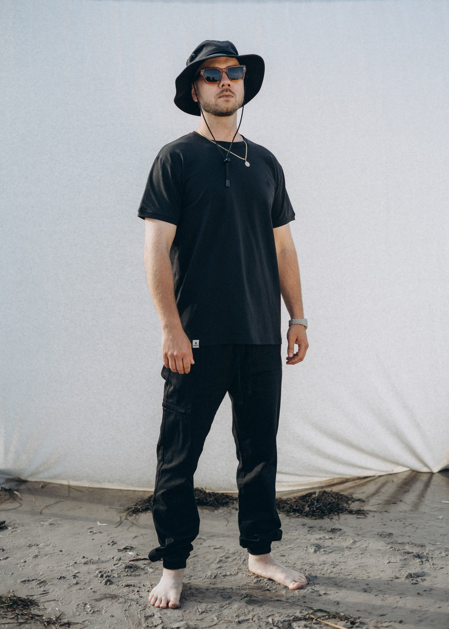 Unser Model Jonas ist 184 cm groß und trägt Größe L.#