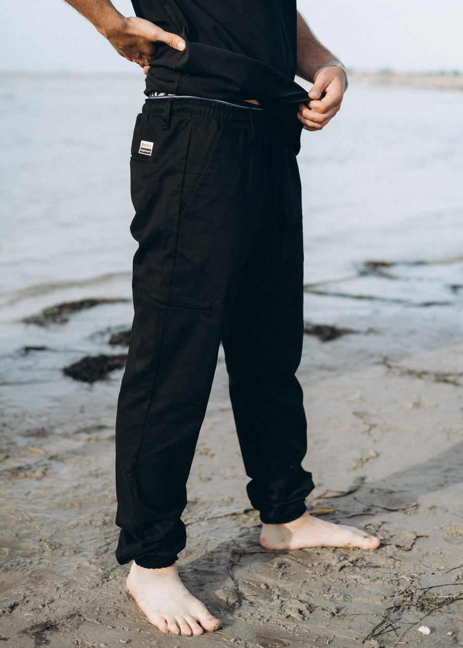 Unser Model Jonas ist 184 cm groß und trägt Größe L.#