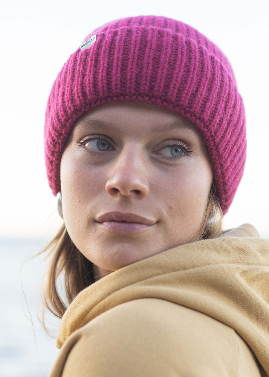 ALMA dragon fruit cashmere hat