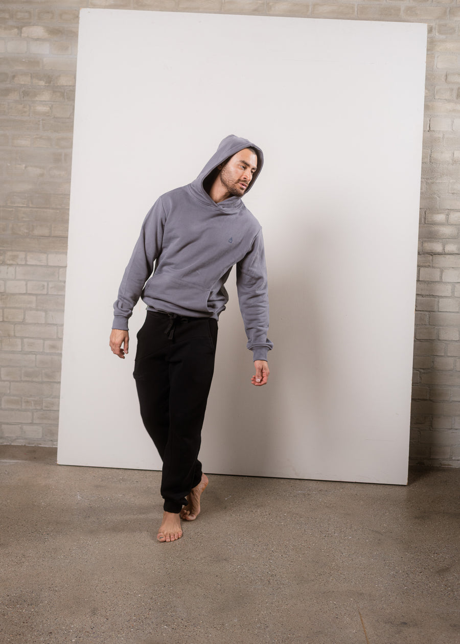 Unser Model Hugo ist 184 cm groß und trägt Größe L.#