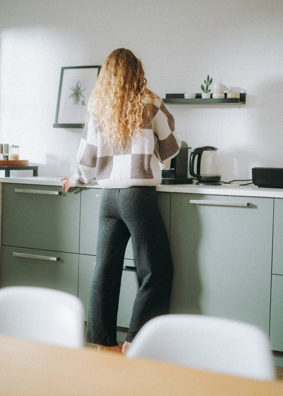 Unser Model Nika ist 175 cm groß und trägt Größe S.#