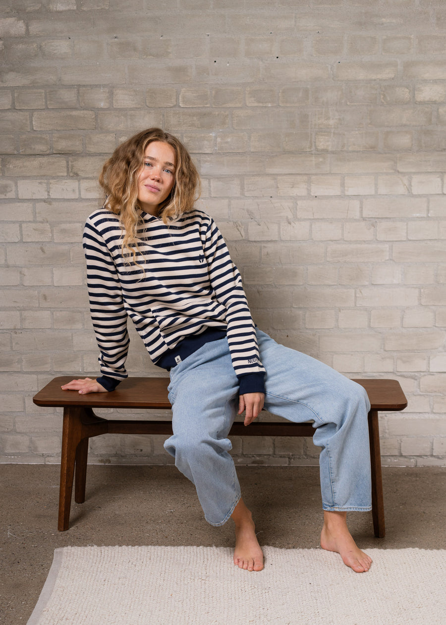 Unser Model Nika ist 175 cm groß und trägt Größe S.#