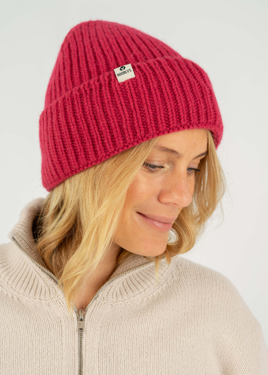 ALMA dragon fruit cashmere hat