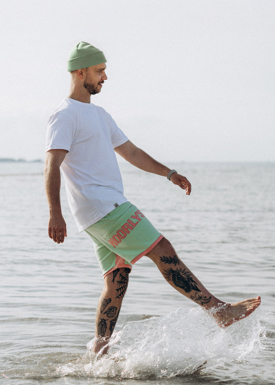 Unser Model Jonas ist 184 cm groß und trägt Größe L.#