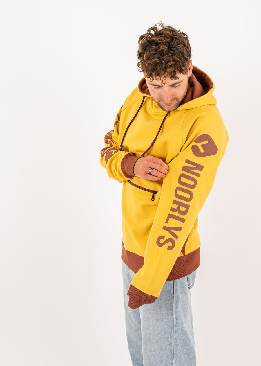 Unser Model Henry ist 178 cm groß und trägt Größe L.#